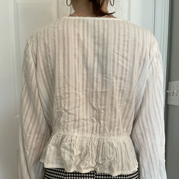 White detailed tie top - Picture 3 of 5